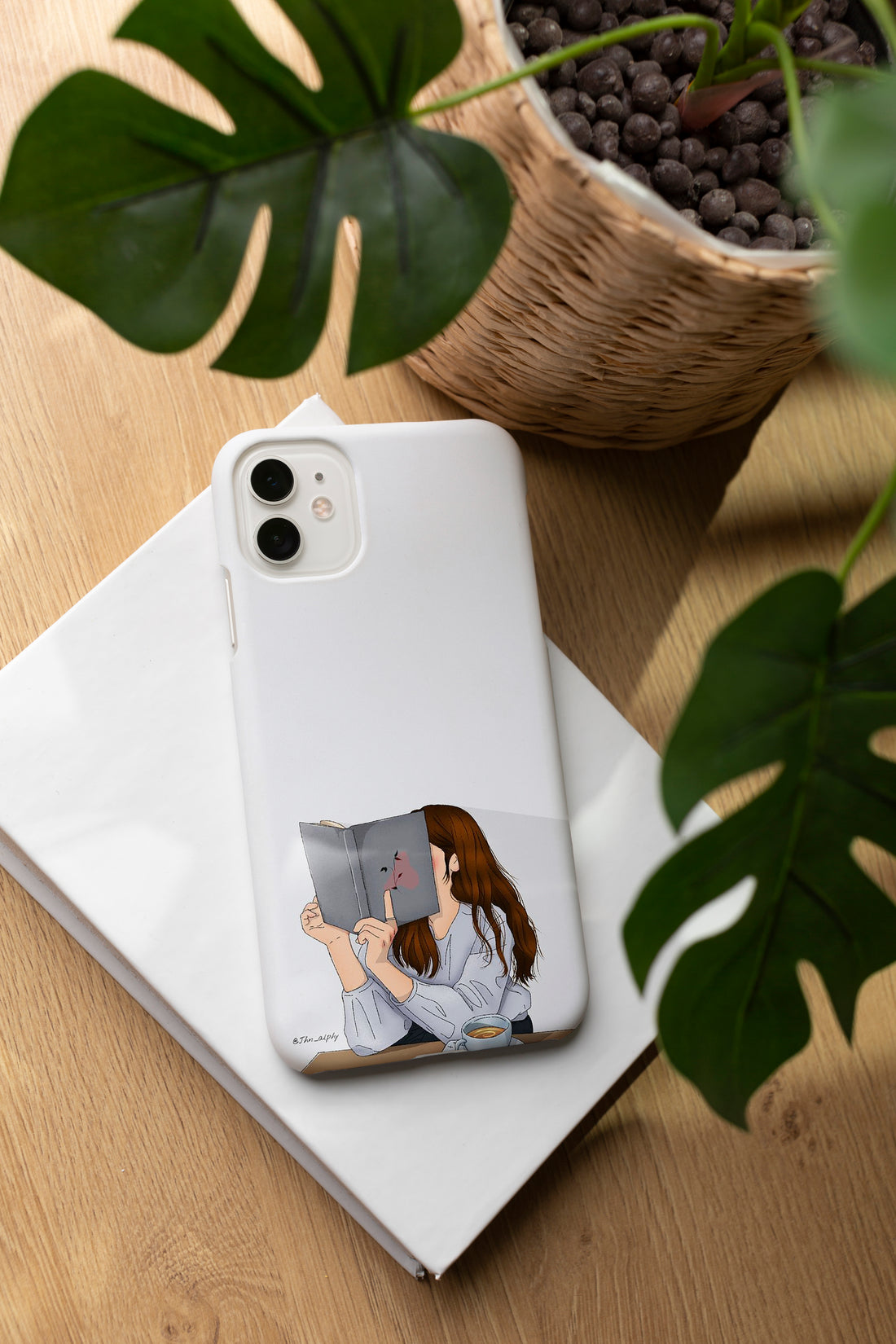 AD042 - Girl Reading - Aesthetic Mobile Case